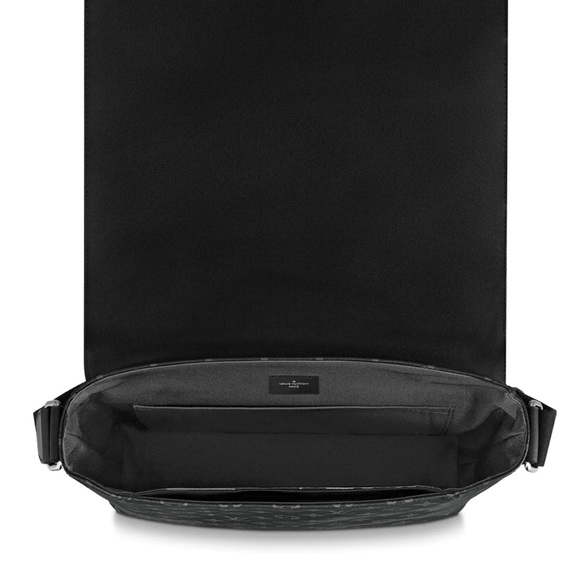 Louis Vuitton District PM Monogram Eclipse Messenger Bag M46255 - Picture 6 of 9